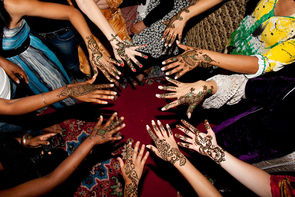 the-best-part-of-moroccan-jewish-weddings-henna-parties-hey-alma